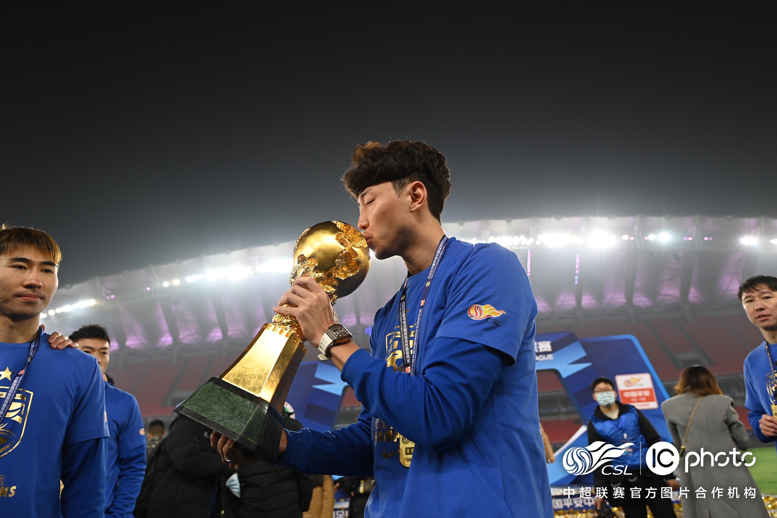 kaiyun sports-浙江队训练开放日，今晚扳平良机引欢呼，中超在即，阵容厚度经受考验的简单介绍