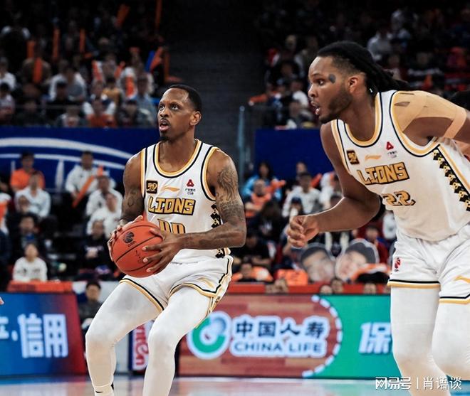 开云娱乐-包含关键时刻CBA季后赛传出新动向；密尔沃基雄鹿豪取连胜；管理层表态：压力陡增；资深球员宣示担当的词条