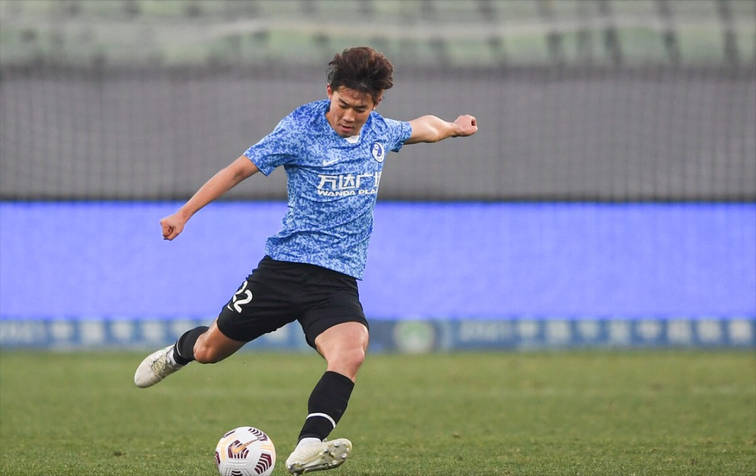 开云体育入口-关于风云突变那不勒斯冲刺阶段门线救险；中超版图或变；底气十足；球探报告显示潜力的信息