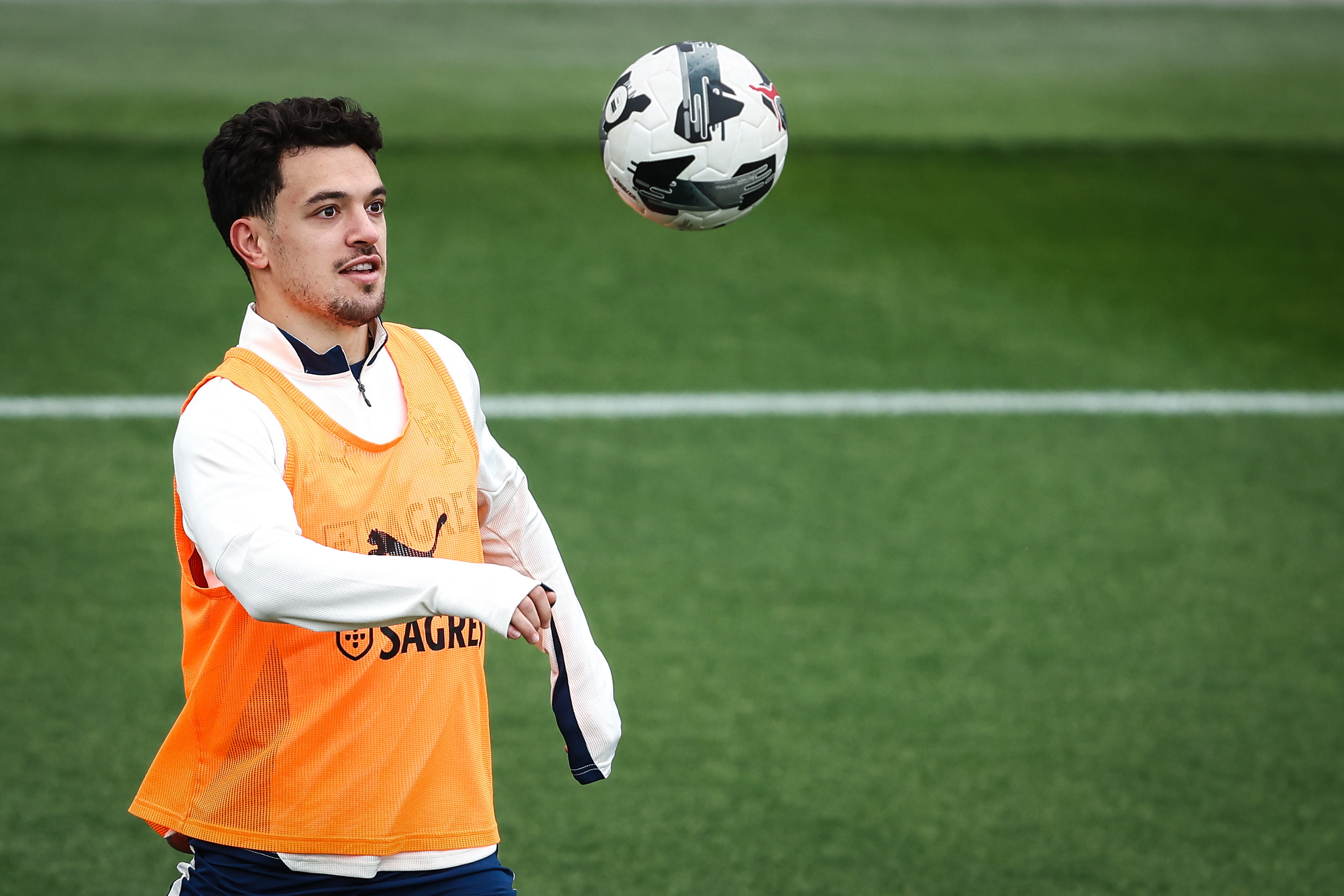 开云在线-包含葡萄牙体育训练开放日，赛前官宣签约引欢呼，CBA季后赛在即，控场能力受关注的词条