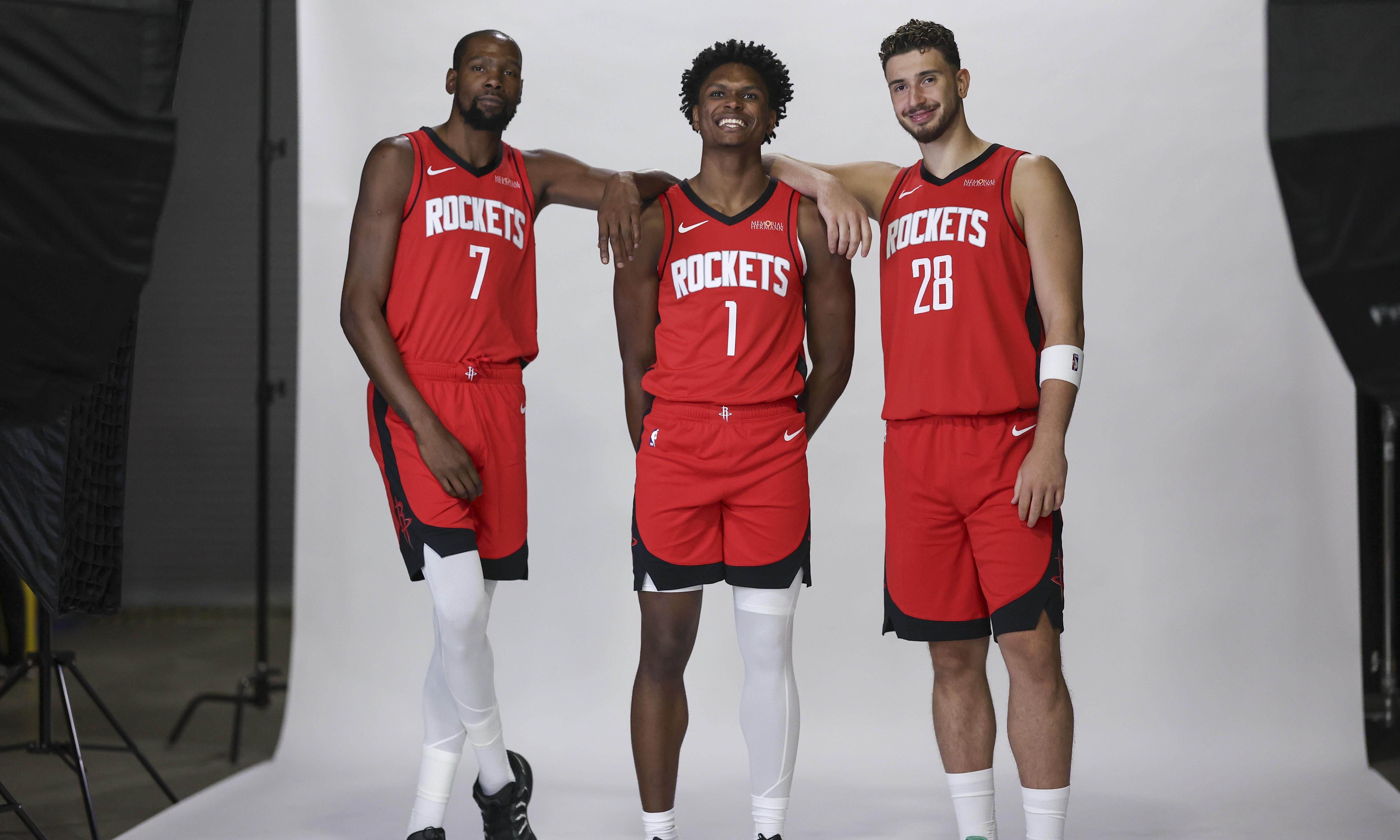 开云在线-赛地聚焦——NBA总决赛今夜热度飙升；迈阿密热火篮板制胜；更衣室稳定；更衣室氛围转暖的简单介绍